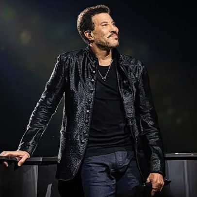 Lionel Richie passa mal em show e é levado ao hospital