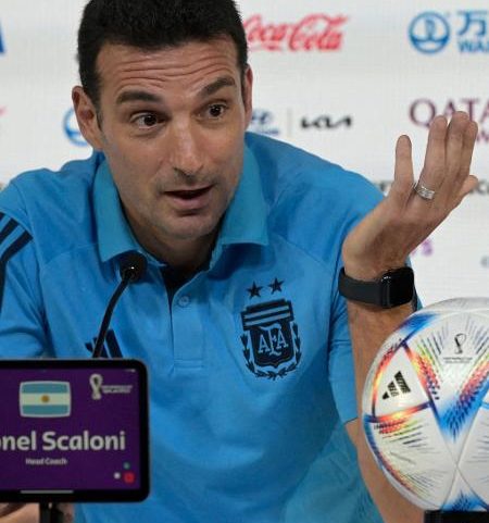 Scaloni diz que Argentina vai brigar e lista 10 favoritos
