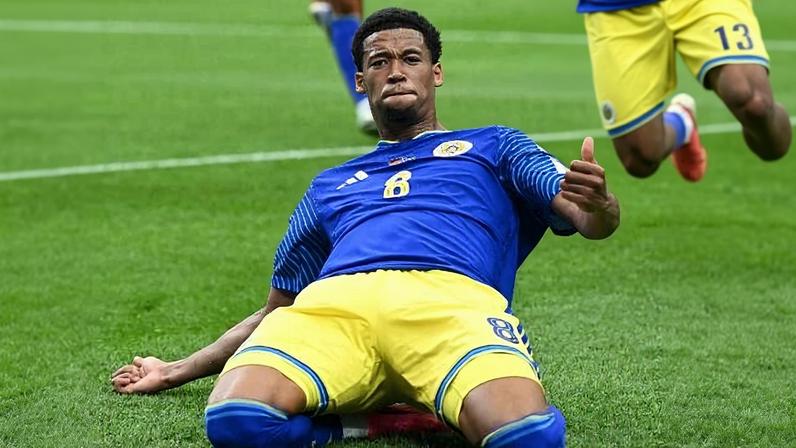 Livano Comenencia comemora primeiro gol da história de Curaçao na Copa do Mundo