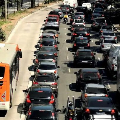Carro, ônibus ou app: como o deslocamento afeta suas finanças