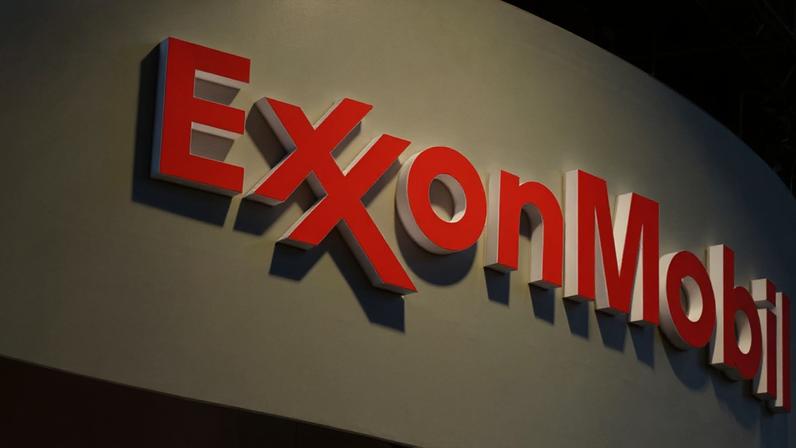 Logo da multinacional norte-americana de petróleo e gás ExxonMobil