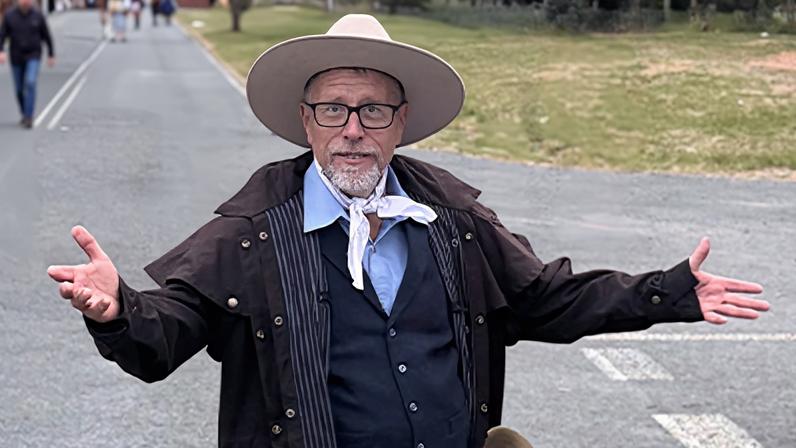 Homem eleito a pessoa mais barulhenta do mundo se equipara a um jato