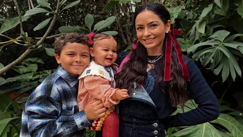 Lu Tranchesi com os filhos, Antônio e Serena — Foto: Reprodução/redes sociais