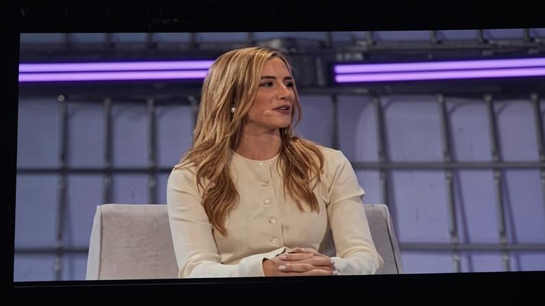Luana Lopes Lara, cofundadora da Kalshi, durante o WebSummit Rio