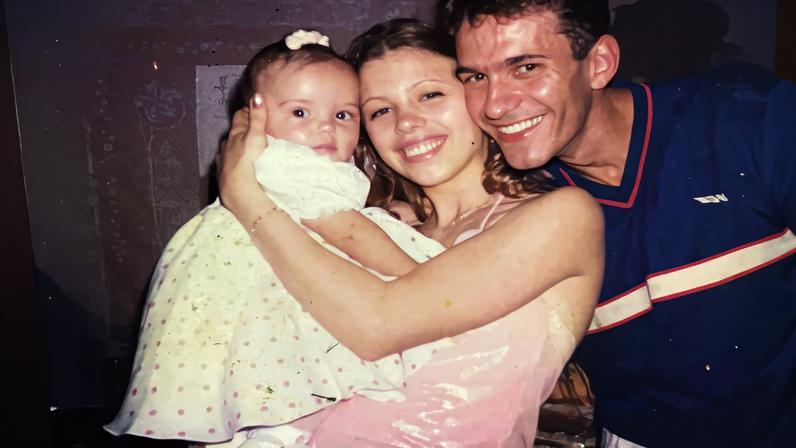 Luanne com a mãe e o padrasto ao qual sempre chamou de pai — Foto: Luanne com a mãe e o padrasto ao qual sempre chamou de pai - Foto: Acervo Pessoal