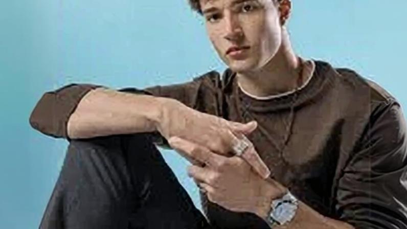 Lucas Fonseca fez estreia nas passarelas de Dolce & Gabbana e Giorgio Armani