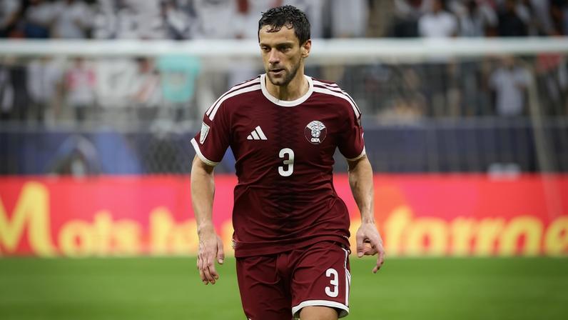 Lucas Mendes, da seleção do Qatar em jogo contra a Palestina pela Copa Árabe 2025