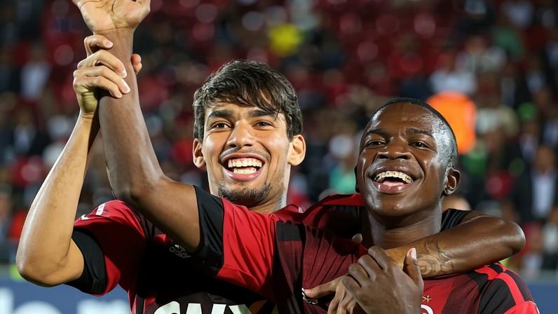 Lucas Paquetá e Vinicius Júnior se destacam no Flamengo no começo de 2018