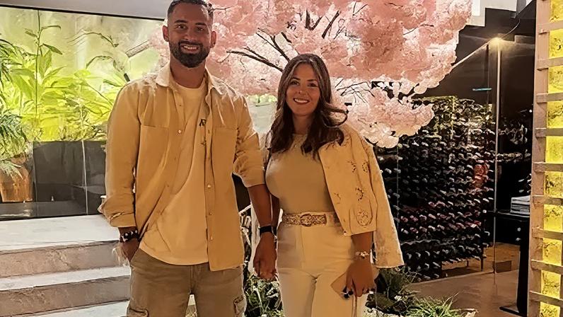 O jogador Lucas Trejo e sua esposa, Yanina