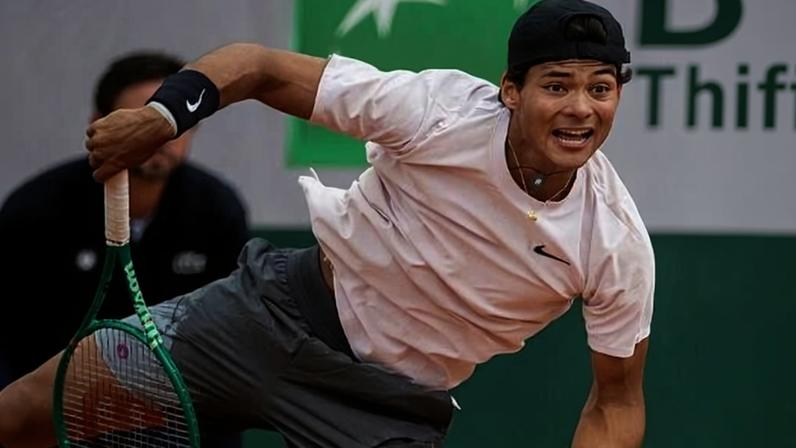 Luis Guto Miguel nas semifinais juvenis de Roland Garros em 2026