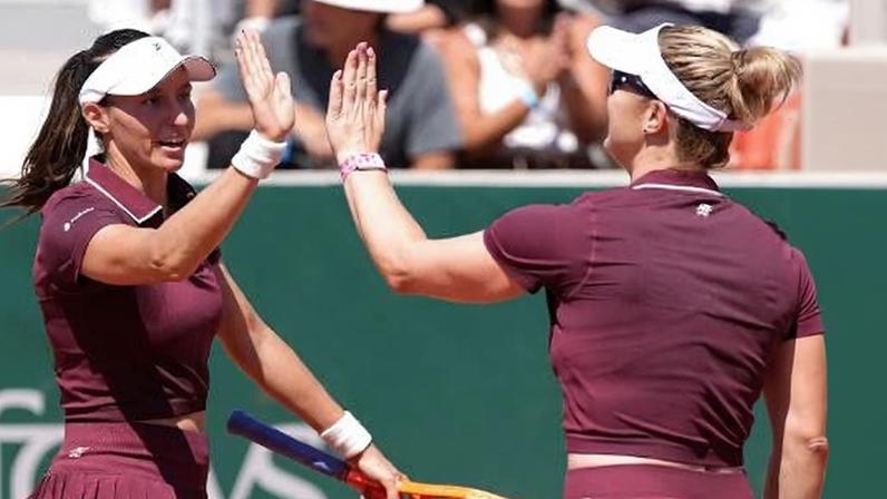 Luisa Stefani e Gabriela Dabrowski em Roland Garros 2026