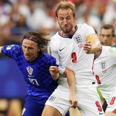Inglaterra e Croácia vencem Holanda e Japão em jogaço