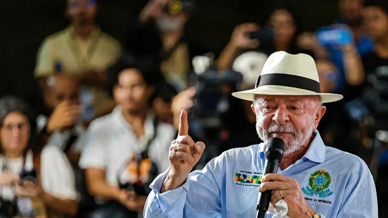 Lula passou a usar chapéu após cirurgia de retirada de câncer de pele na cabeça. (Foto: Ricardo Stuckert / PR)