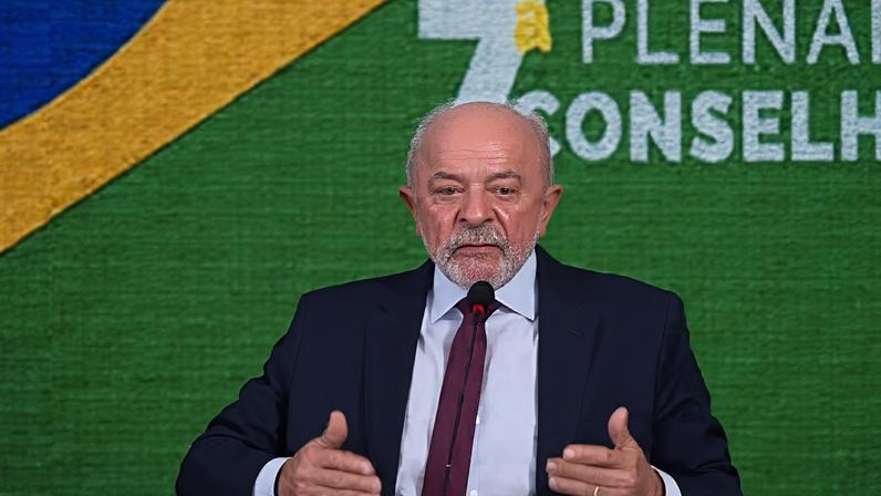 Lula diz que celulares roubados são comprados principalmente por pobres