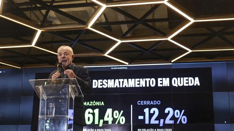 Brasília (DF), 11/06/2026 - O presidente Luiz Inácio Lula da Silva visita a sala de monitoramento do Observatório Regional Amazônico, na sede da Organização do Tratado de Cooperação Amazônica (OTCA), e participa do anúncio de dados de desmatamento na Amazônia e no Cerrado.