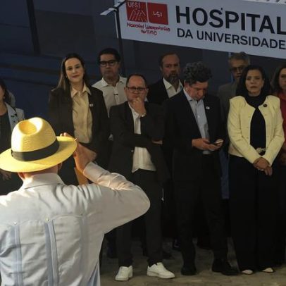 Lula agita militância em MG e ignora Jaques Wagner em discursos