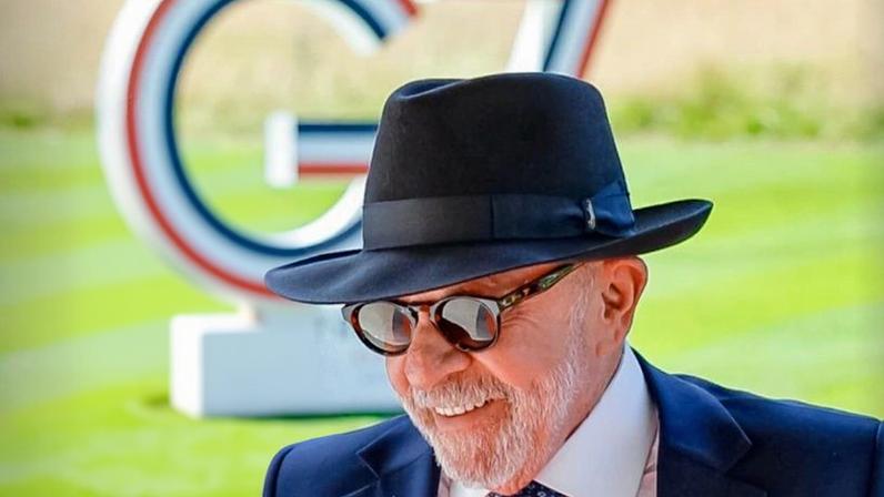 Presidente Luiz Inácio Lula da Silva e a primeira-dama Janja da Silva durante chegada à cúpula do G7, em Évian-les-Bains, na França