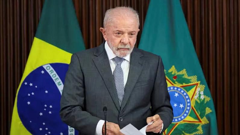 Presidente Luiz Inácio Lula da Silva durante reunião ministerial, no Palácio do Planalto — Foto: Adriano Machado/Reuters