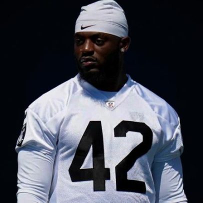 Raiders contratam DE Keyron Crawford para contrato de rookie