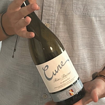Desafio de vinhos da Gen Z Cameron, 21 anos