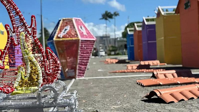 Montagem da Vila de São João Oficial, no estacionamento da Praça Marcílio Dias