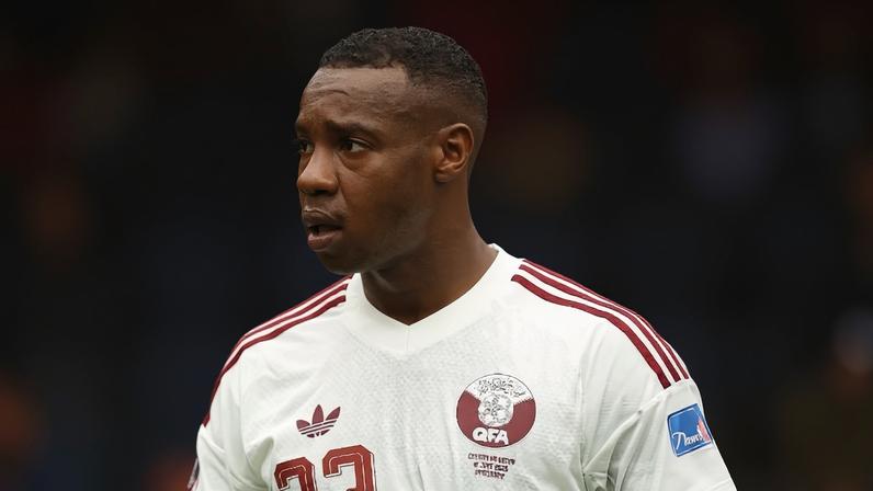 Madibo em ação durante jogo entre Qatar e Canadá na Copa do Mundo