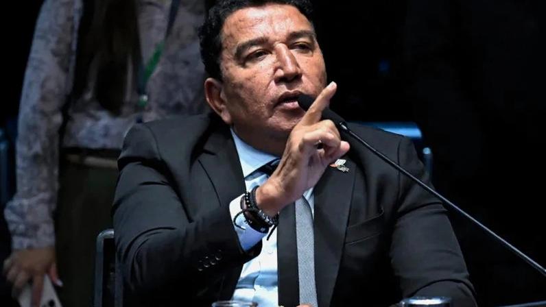 Justiça de SP exige Meta apagar posts ofensivos contra Magno Malta