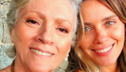 Carol Dieckmmann homenageia a mãe no aniversário de 75 anos