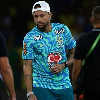 Jogadores da Seleção Brasileira como itens de maquiagem