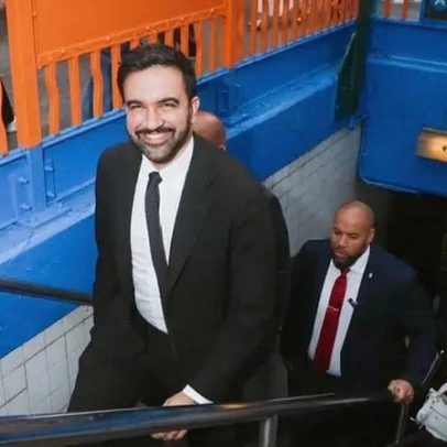 Prefeito de Nova York elogia Sócrates ao comentar estreia do Brasil na Copa