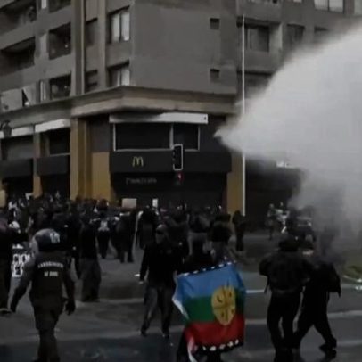Estudantes protestam contra a reforma de Kast no Chile