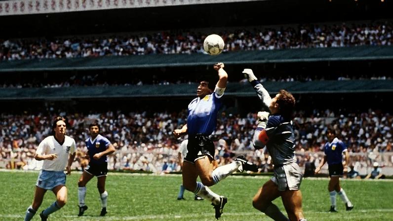Maradona gol de mão 1986 Argentina na Copa — Foto: Getty Images