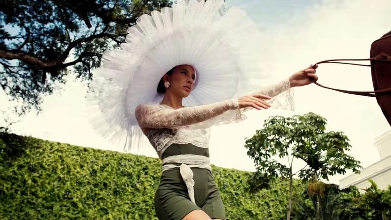 Marca criada por Renata Saldanha com investimento do prêmio do BBB estreia em festival de moda