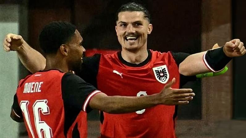 Marcel Sabitzer comemora gol marcado pela Áustria em amistoso contra a Tunísia