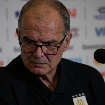 Bielsa à frente do Uruguai: de autocrítica a cobrança por resultados