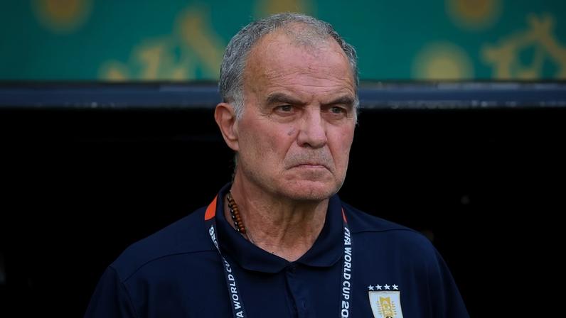 Marcelo Bielsa, técnico do Uruguai, durante partida contra a Espanha na Copa do Mundo