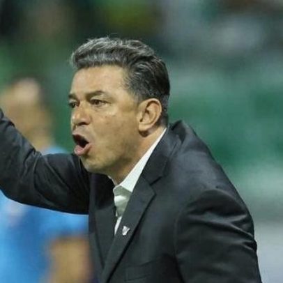 Uruguai mira Gallardo para substituir Bielsa após eliminação