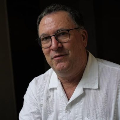 Teixeira minimiza lesão de Neymar e fala sobre reforços no Santos