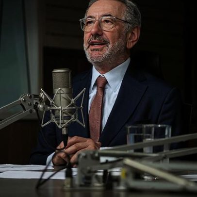 Ministro diz que Brasil precisa de neoindustrialização para recuperar espaço