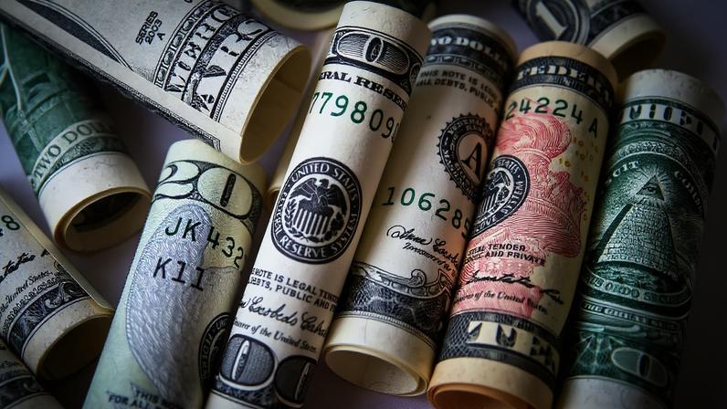 Novas regras permitem negociação de câmbio entre pessoas até o limite de US$ 500. Foto: Pixabay