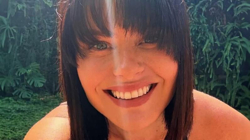 Mari Bridi sorrindo - Metrópoles