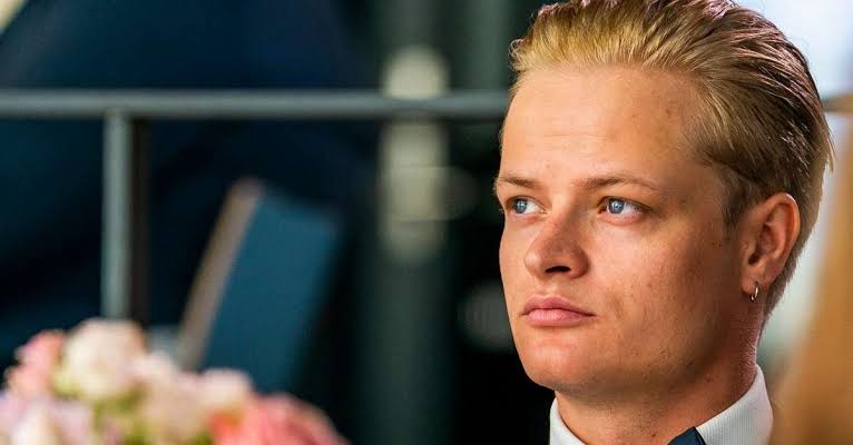 Filho da princesa herdeira da Noruega é condenado a 4 anos por estupro