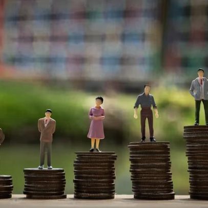 Pedidos semanais de auxílio-desemprego nos EUA sobem mais do que o esperado