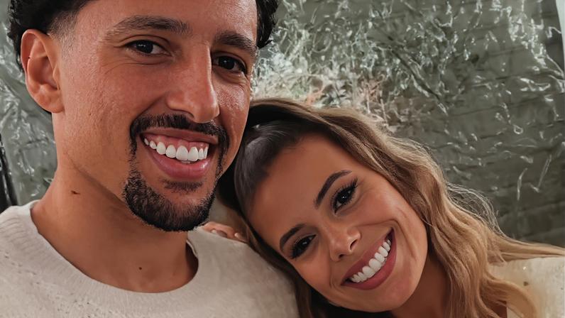 Marquinhos e Carol Cabrino na festa de Reveillón de 2023