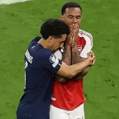 Marquinhos explica abraço e elogia Gabriel Magalhães como melhor zagueiro
