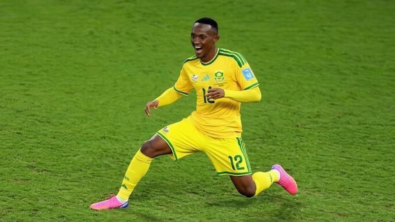 Maseko comemora gol da África do Sul contra a Coreia do Sul