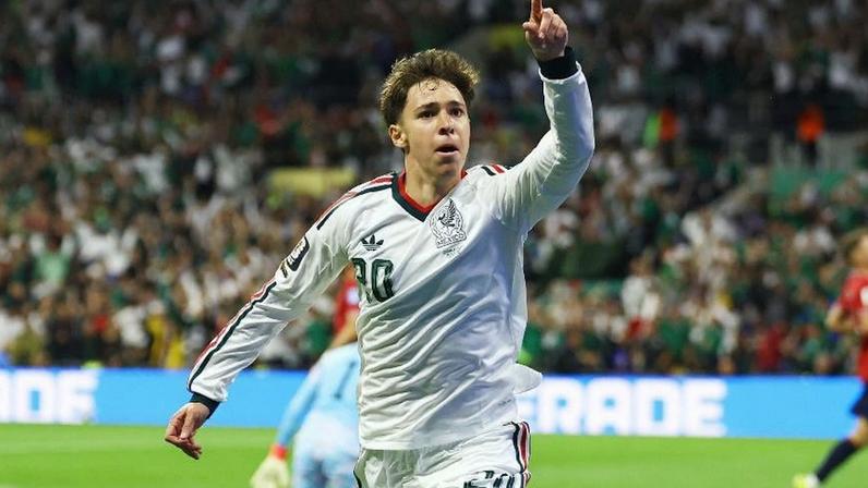 Mateo Chávez, do México, comemora gol contra a Tchéquia na Copa do Mundo
