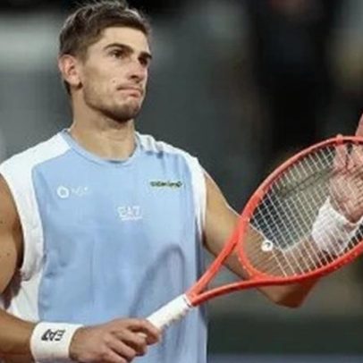 Arnaldi abandona Roland Garros por vírus; final é Zverev x Cobolli