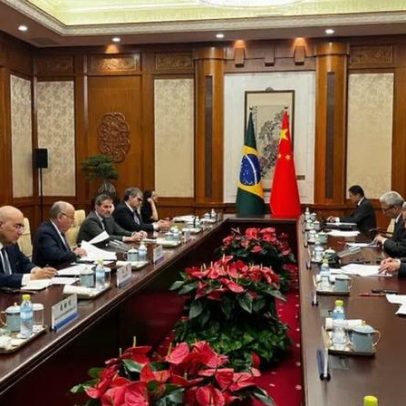 Mauro Vieira discute reforma da OMC com ministro chinês