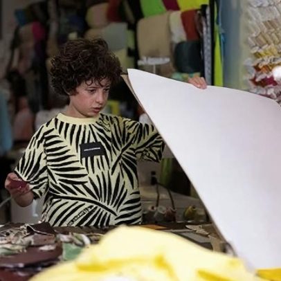 Aos 10 anos, estilista concilia escola com passarela nas Semanas de Moda